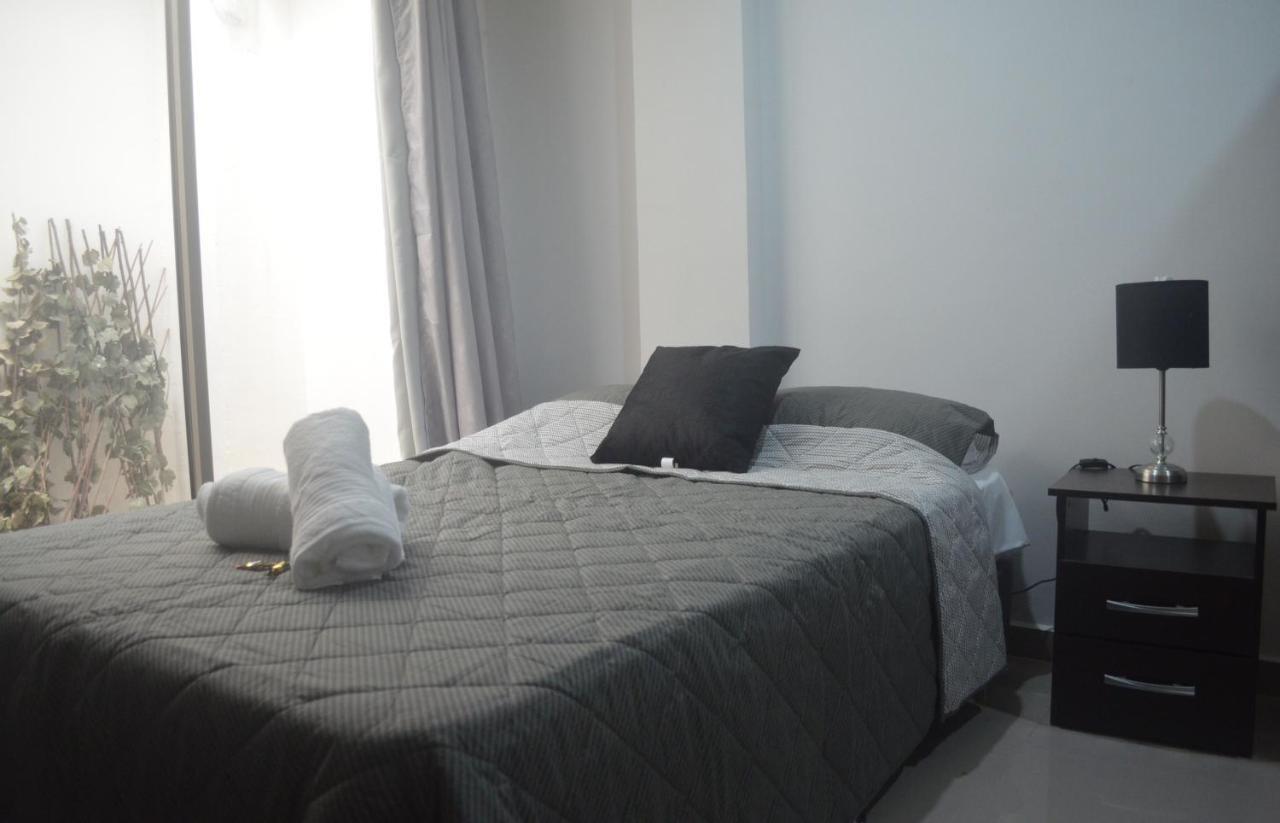 Paradise House Vacation One Block From Castillo Grande Casa Paraiso * Cartagena
