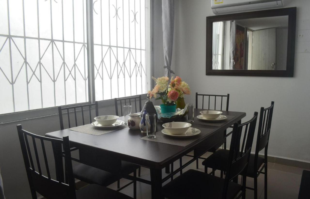 Paradise House Vacation One Block From Castillo Grande Casa Paraiso Сasa de vacaciones Cartagena