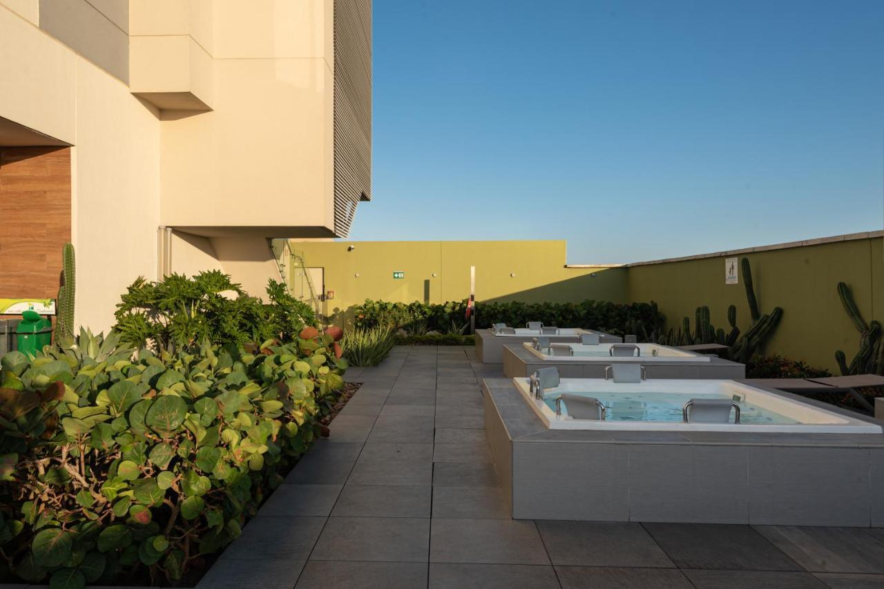 Luxe 1br Apt With Amazing Water And City Views 2801 *