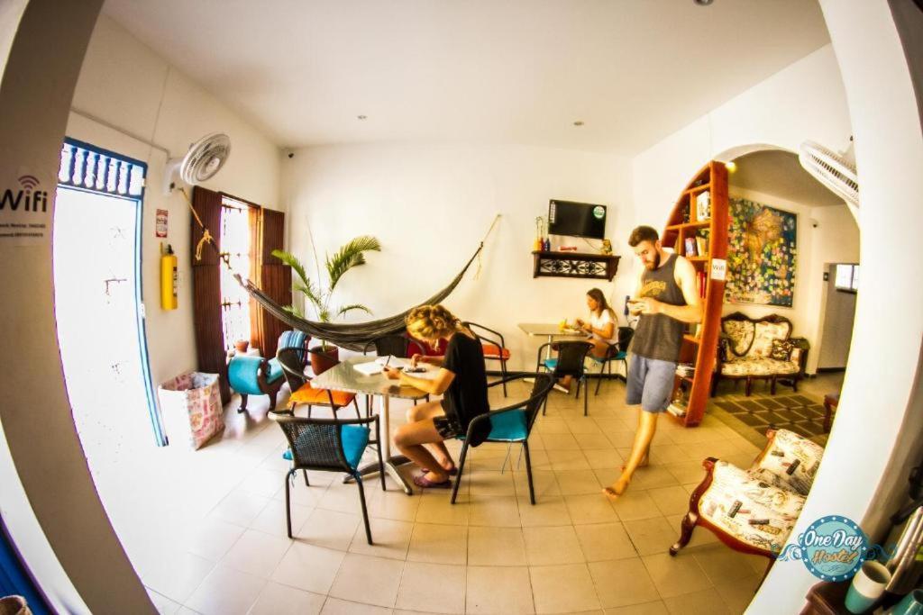 Hostal One Day *