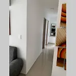 Espectacular apartamento cerca al mar