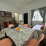 Centrico Y Confortable Apto Casa Dona Yola 5