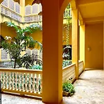 By Calamari Homes - El Porvenir 404 Walled City
