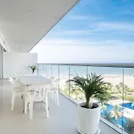 Impeccable 2Br With Charming Balcony In Sunset Beach