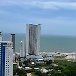 Sea Apartment 111