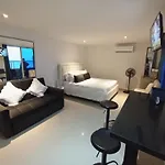 Stylish Studio With Sea View Balcony