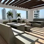 Apartamento Con Vista Al Mar - Piscina En La Azotea - 2 Habitaciones + 2 Banos