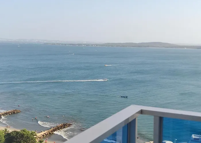 Apartamento Con Balcon Y Vista Al Mar