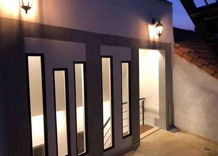 Sallena Casa Host