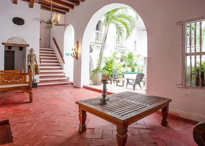 Casa Mayor, Aldaba Selection