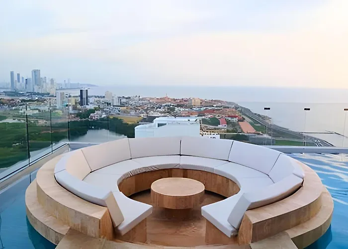 Luxury Apartment With Ocean Y Walled City Views