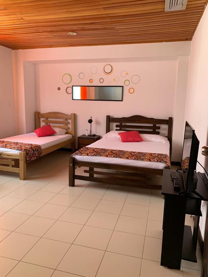 Bueno, Bonito Y Barato Apartamento