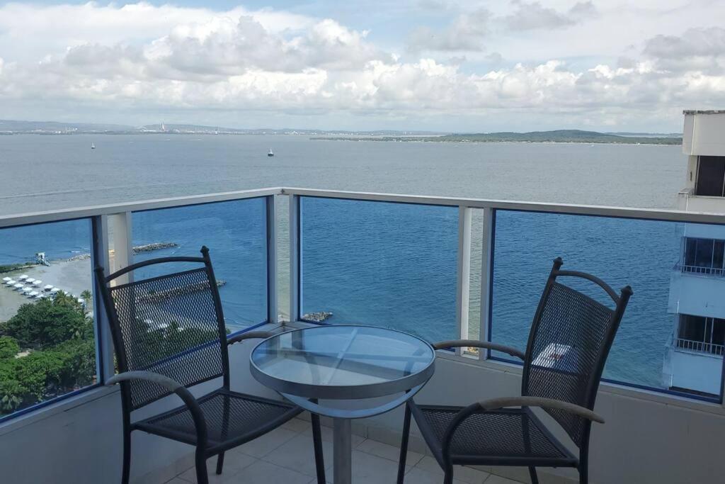 Apartamento Con Vista Al Mar, A Cuadra De La Playa. Piso 16 *