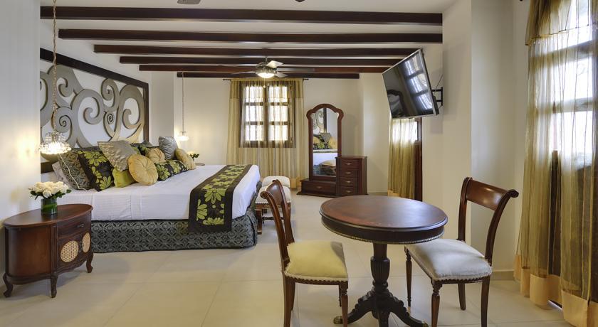 Hotel Dorado Plaza Calle Del Arsenal 4*