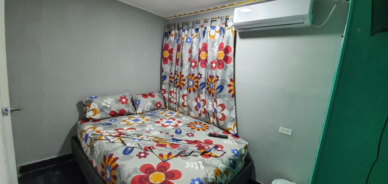 Hostal Mi Lindo Septiembre *