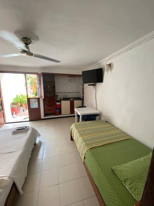 Habitación Independiente Cerca Al Aereopuerto Apartamento *