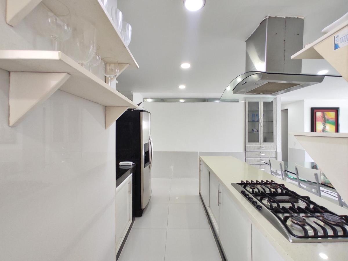 Hermoso En El Laguito, Apartamento *