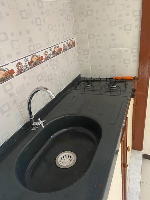 Habitación Independiente Cerca Al Aereopuerto Apartamento *
