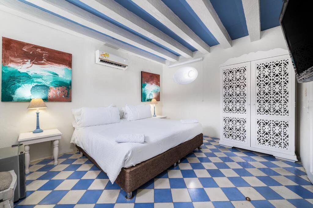 Amazing Colonial Mansion Old Villa Cartagena