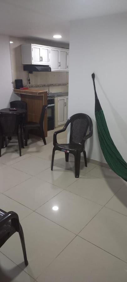 Ezemar Apartamento *