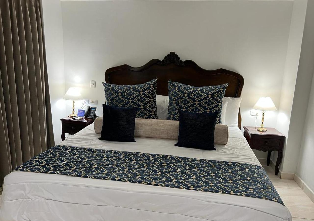 Dorado Plaza Calle Del Arsenal 4* Cartagena