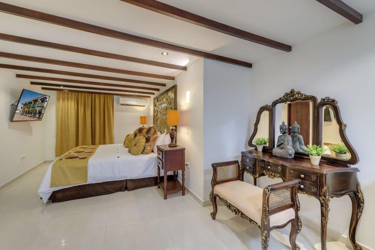 Dorado Plaza Calle Del Arsenal Hotel 4*