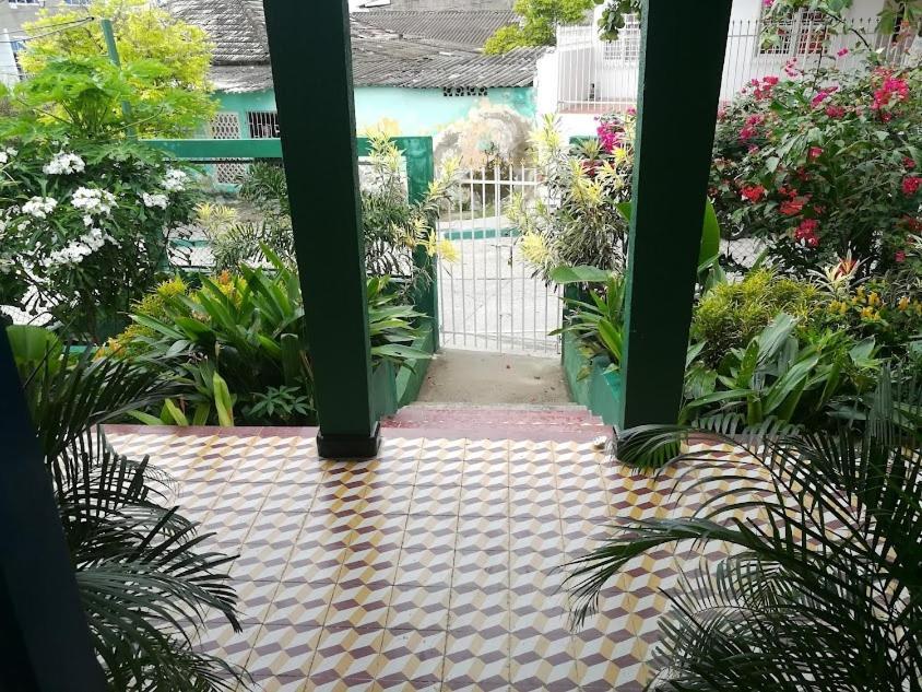 Casa Vista Iguana Pensión *