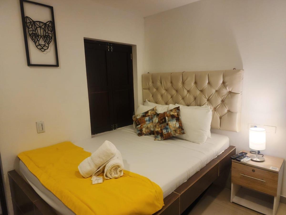 Hotel Clg *