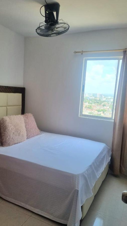 Amoblados Bajo La Sombra Del Omnipotente. Apartamento