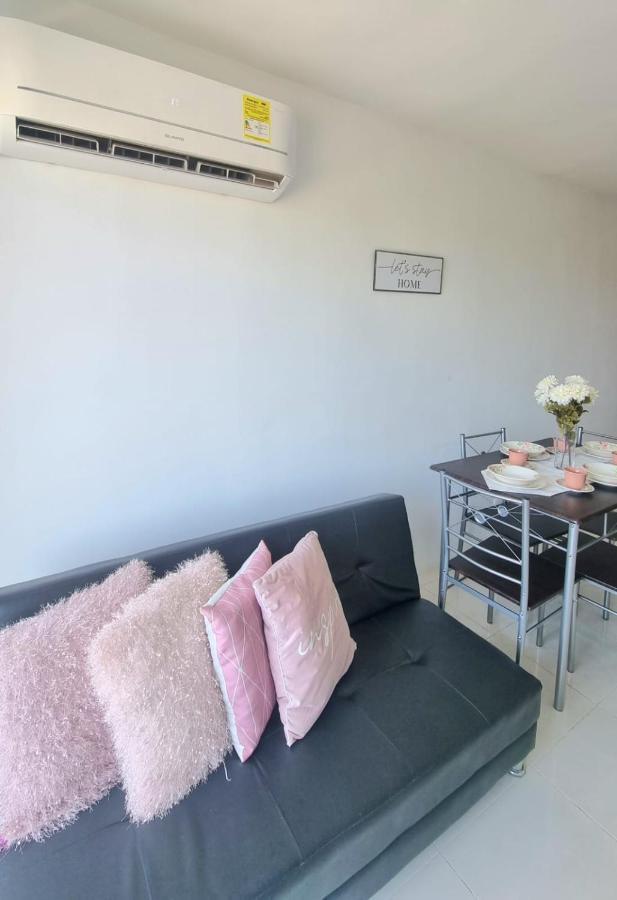 Amoblados Bajo La Sombra Del Omnipotente. Apartamento Cartagena