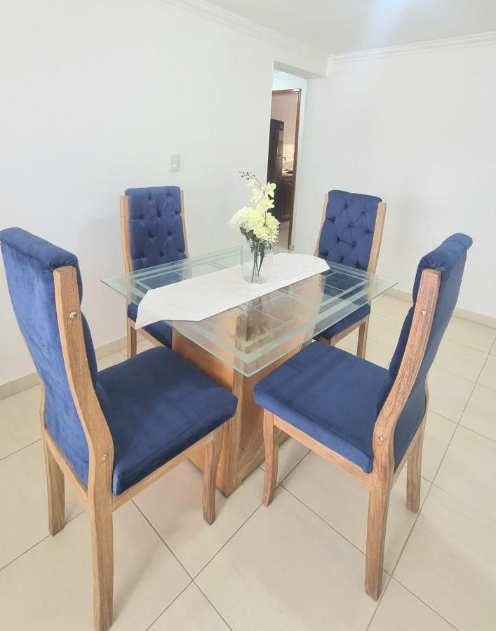 Amoblados Bajo La Sombra Del Omnipotente. Apartamento Cartagena