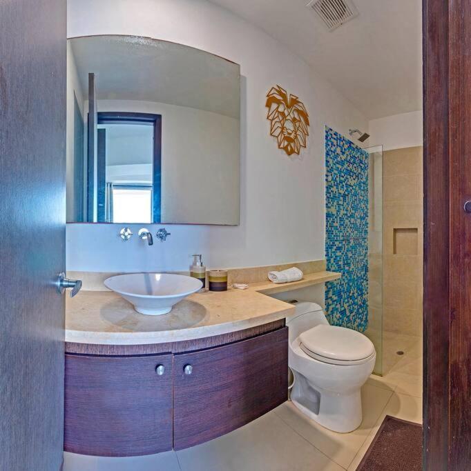 Moderno En Frente De La Playa. Apartamento Cartagena
