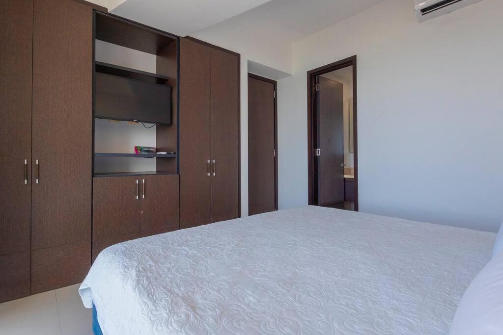 Moderno En Frente De La Playa. Apartamento Cartagena