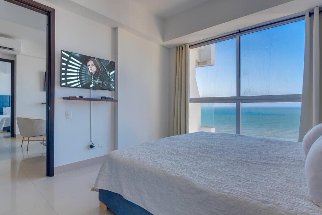 Moderno En Frente De La Playa. Apartamento