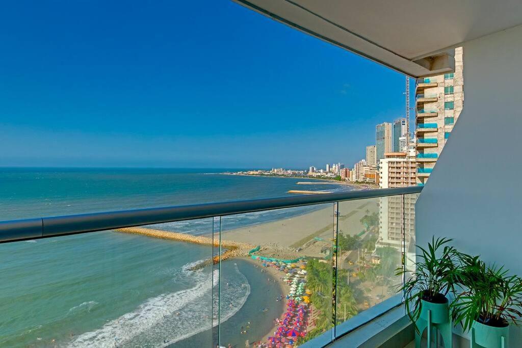 Apartamento Moderno En Frente De La Playa. *