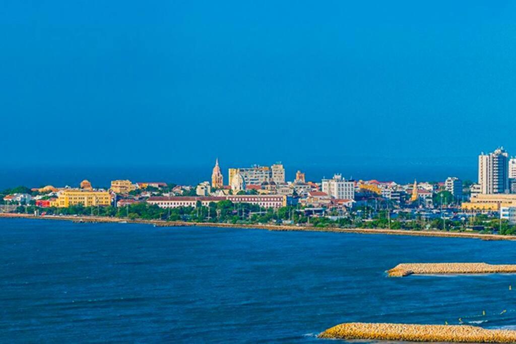 Apartamento Moderno En Frente De La Playa. Cartagena