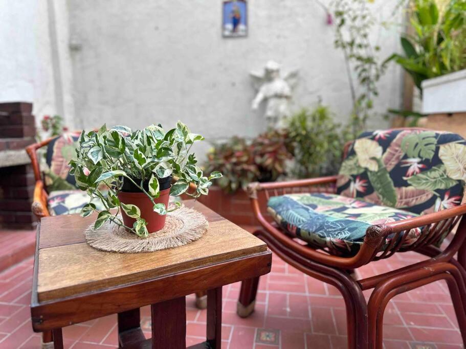 Apartamento Acogedor, Con La Mejor Ubicacion Y Patio Privado *