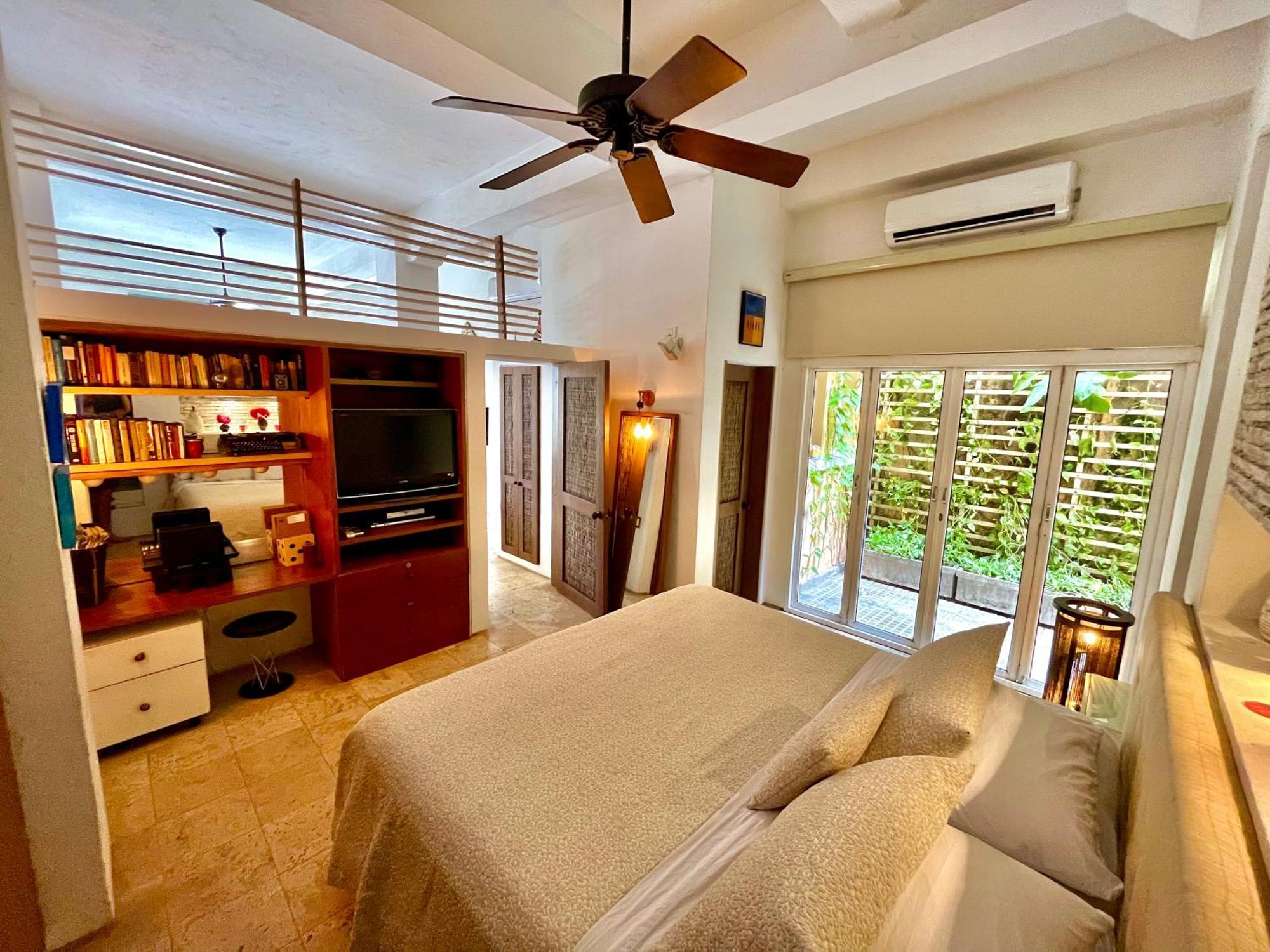 By Calamari Homes - Parque Centenario 206 Walled *