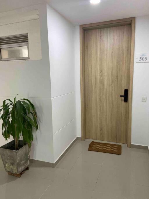Moderno Y Amplio Cerca A La Playa! Apartamento *