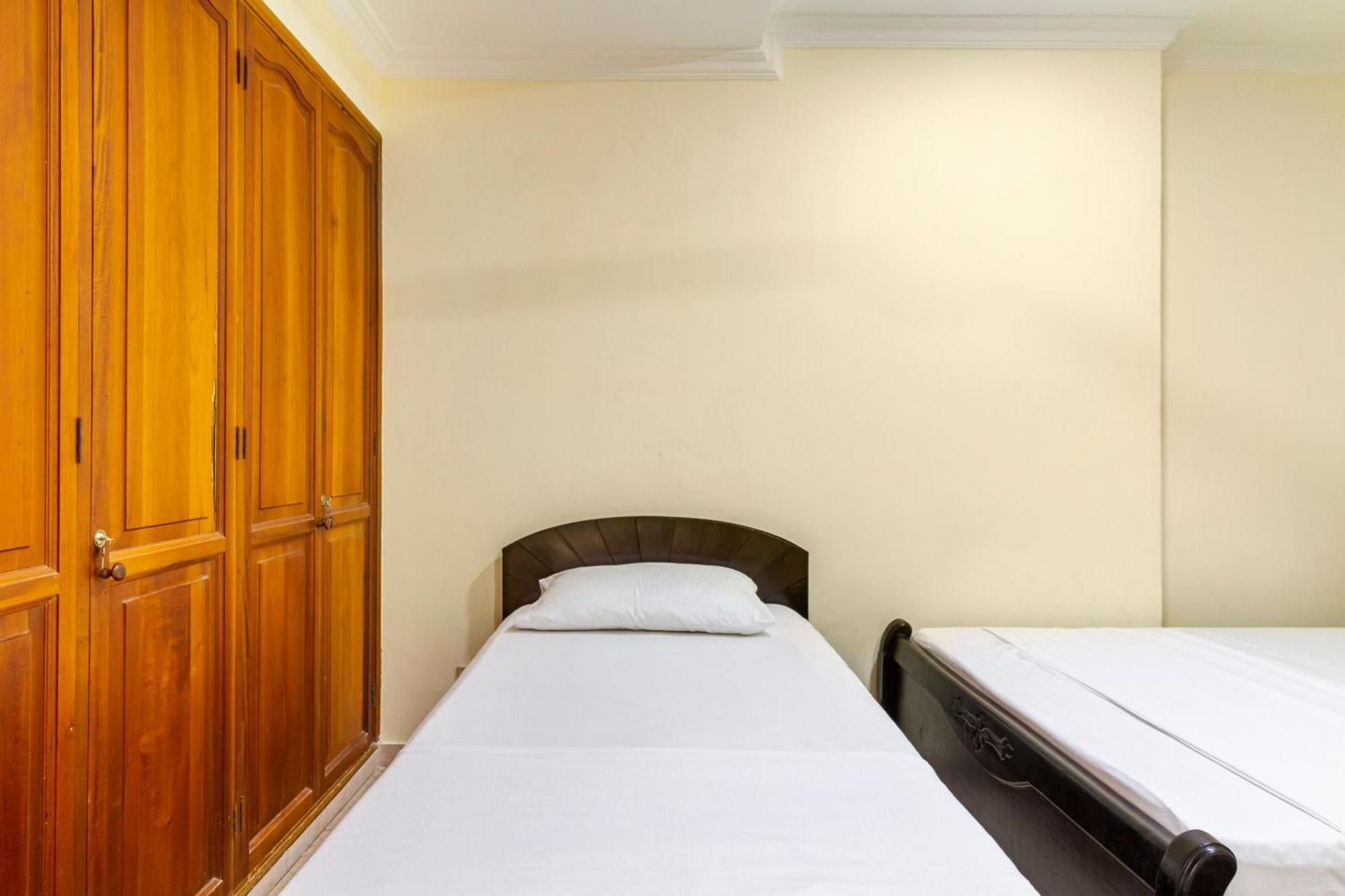 Habitación Privada Y Amplia Cerca Zonas Turísticas Pensión Cartagena