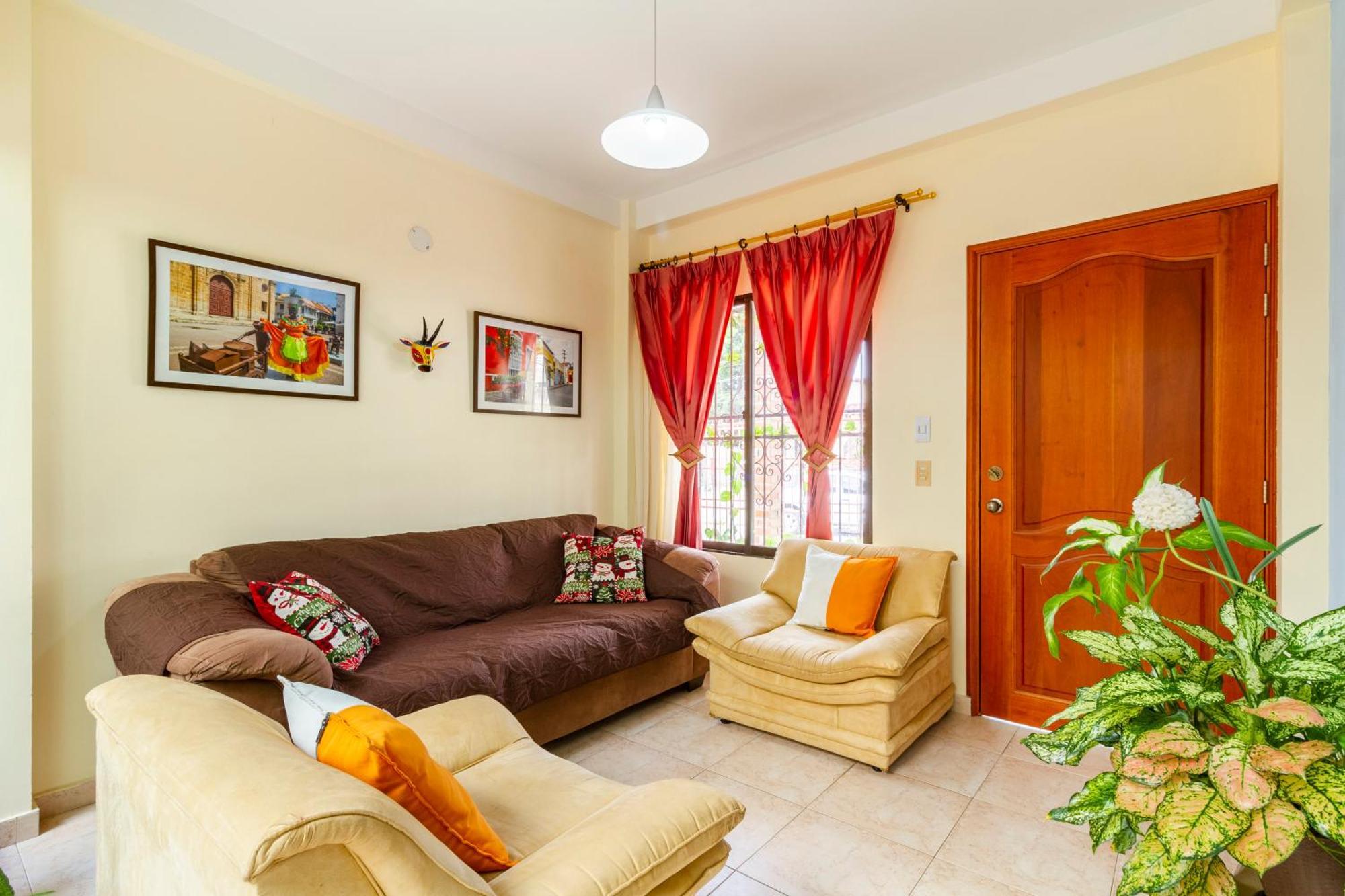 Habitación Privada Y Amplia Cerca Zonas Turísticas *