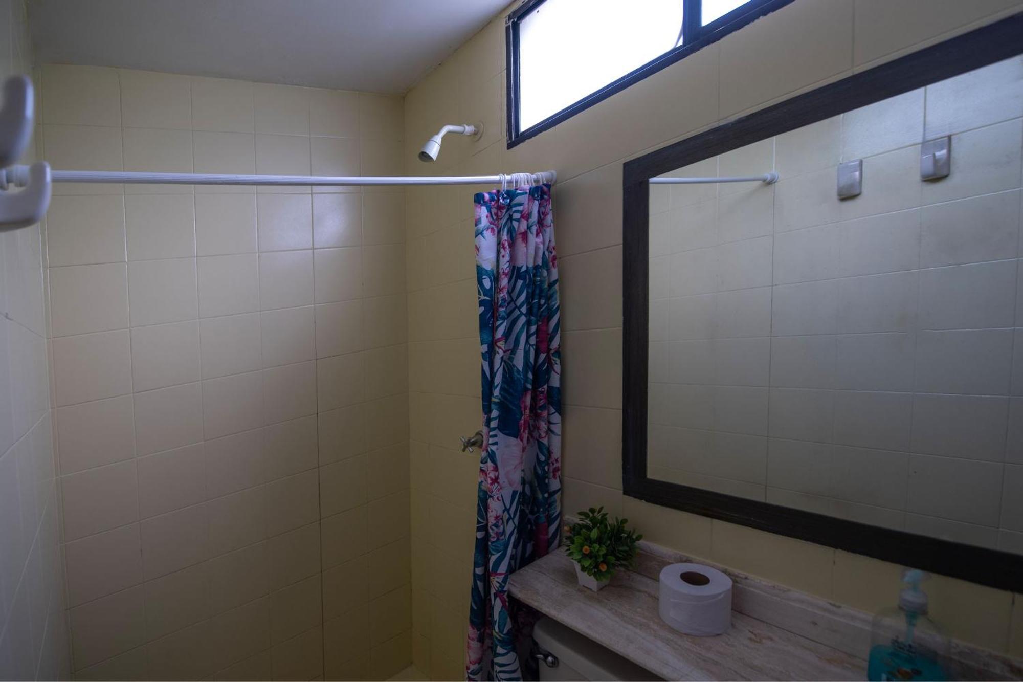 Bueno, Bonito Y Barato Apartamento