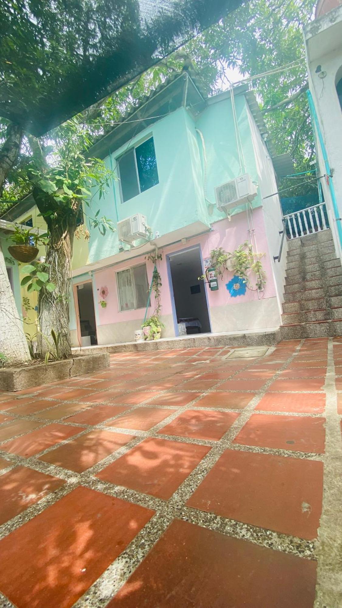 House Marfito Airport Hotel