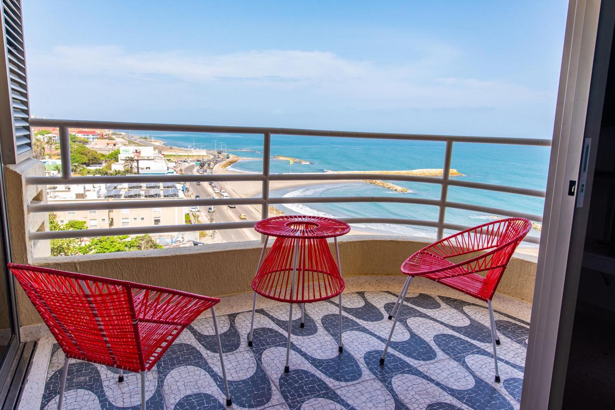 Beachfront Bliss, Luxury With Breathtaking Views
