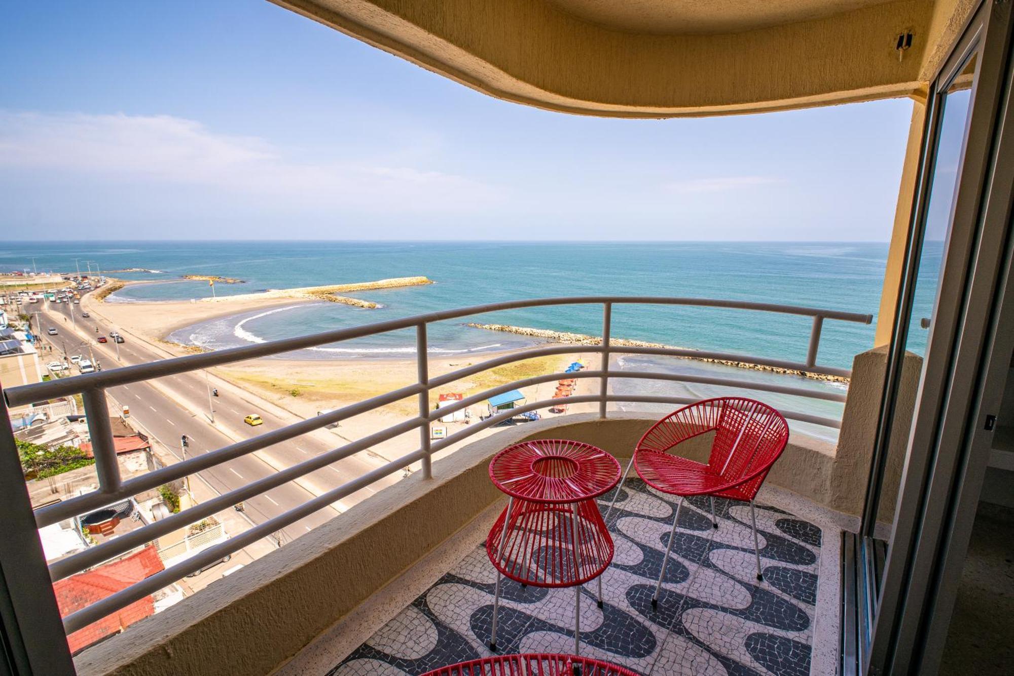 Beachfront Bliss, Luxury With Breathtaking Views