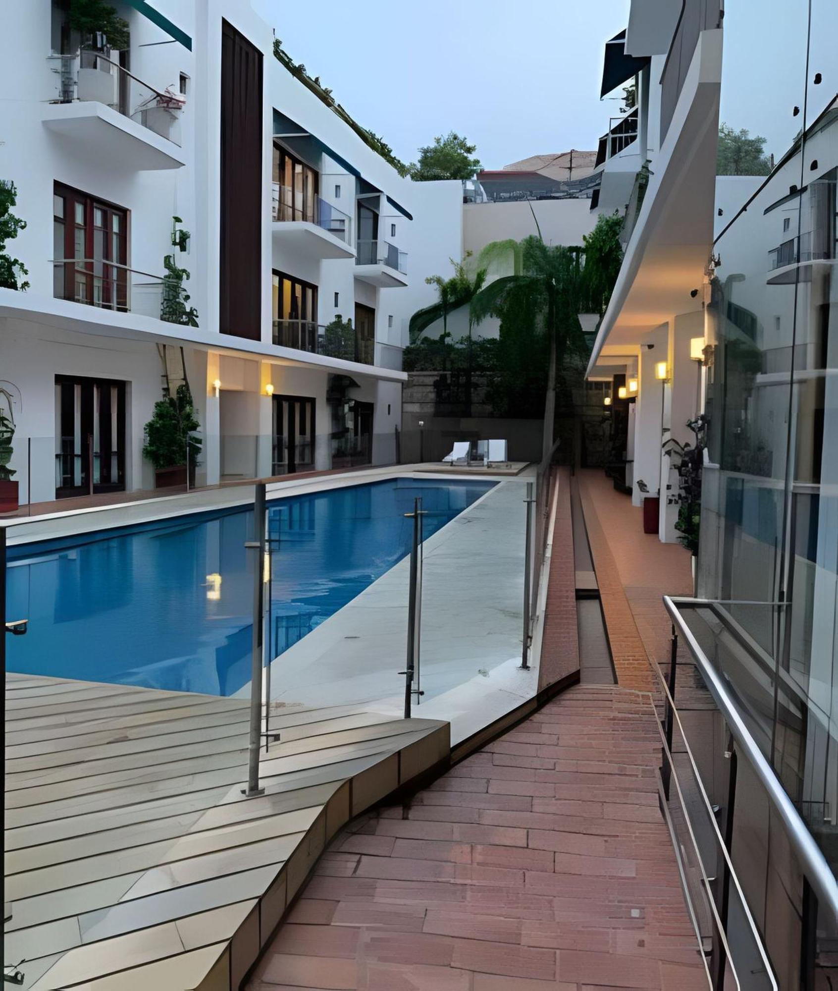212 Walled Magical * Cartagena
