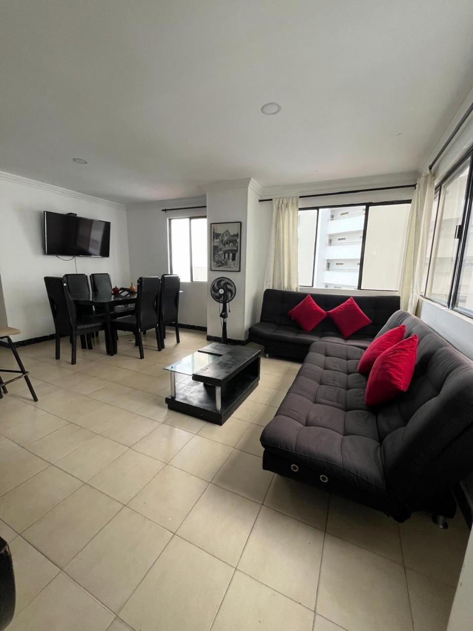 Apartamento Edificio Portofino Vistas De *