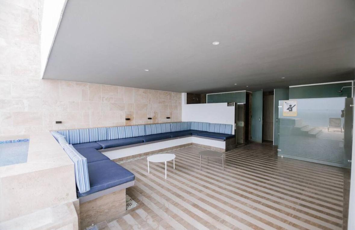 Con Salida Privada A La Playa En Morros, Apartamento