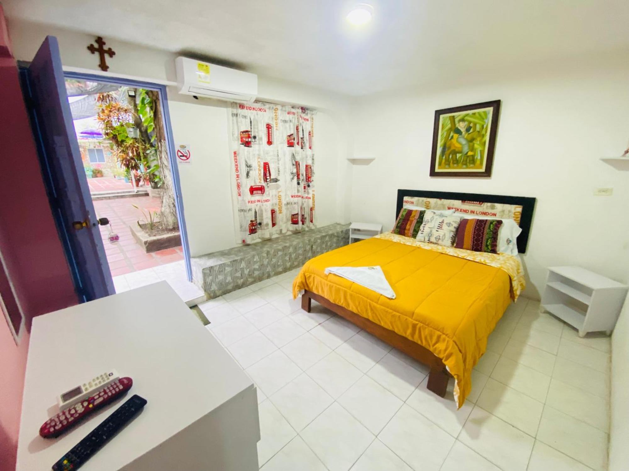 Hotel House Marfito Airport 3*