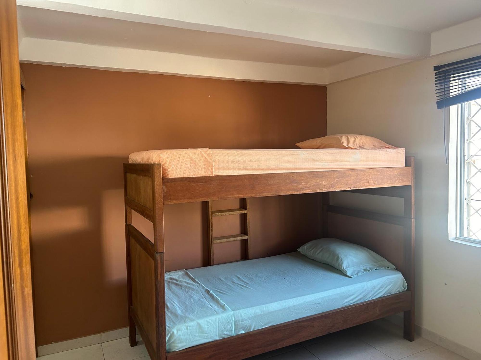Garden Serenity Bunk With Private Bath Near Airport Cartagena